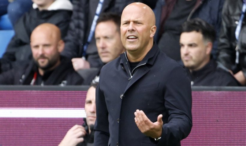 سلوت يفسر التعادل أمام توتنهام، ويتحدث عن هدف سوبوسلاي