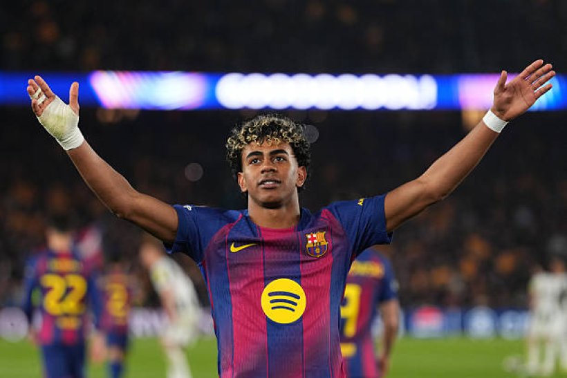 يامال يواصل التألق ويحقق رقمًا قياسيًا مع برشلونة في دوري الأبطال