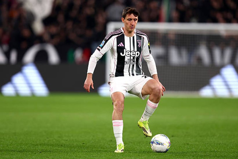 برشلونة يستهدف ضم مدافع يوفنتوس