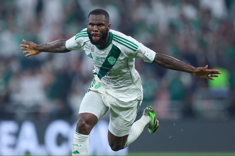 يوفنتوس يفتح خط المفاوضات مع كيسي وسط فجوة كبيرة في الراتب