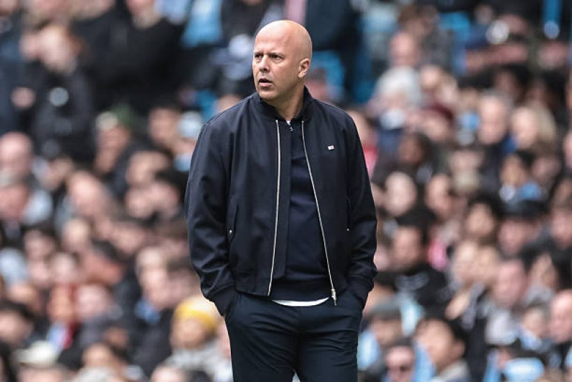 ضغوط متزايدة على سلوت قبل مواجهة باريس سان جيرمان