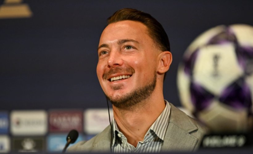 يايسله يتغنى بجماهير الأهلي قبل مواجهة الدحيل