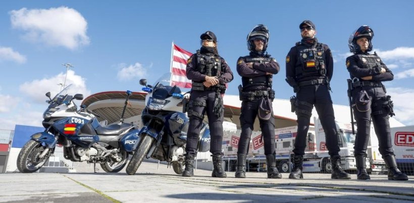 تعزيزات أمنية ضخمة في مباراة أتلتيكو مدريد وبرشلونة بدوري الأبطال