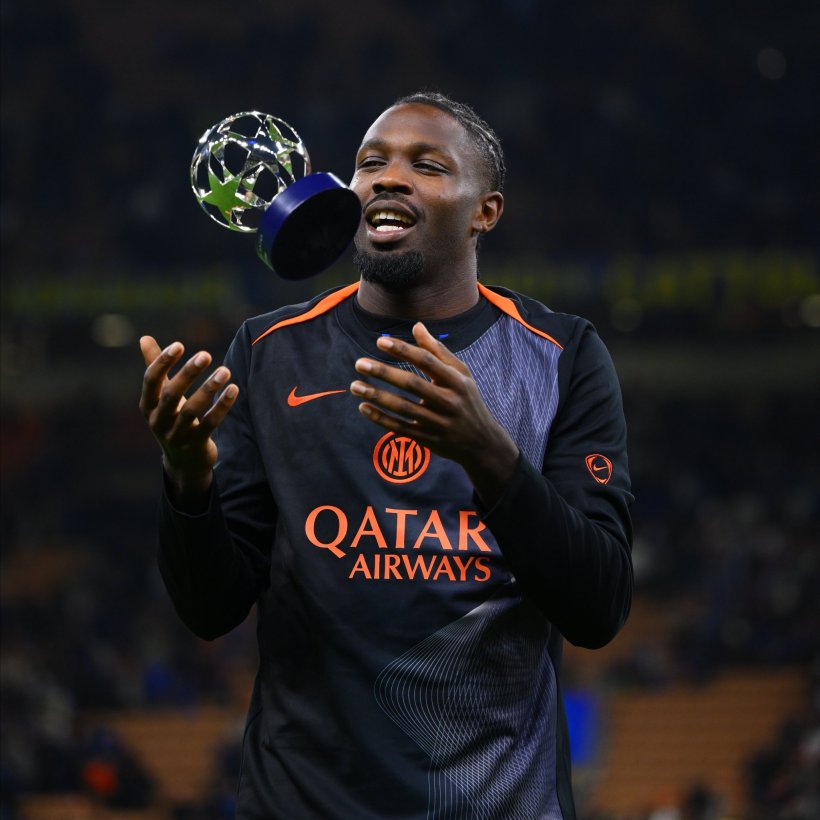 إنتر يميل لتجديد عقد تورام، والعروض السعودية قد تغيّر الموقف