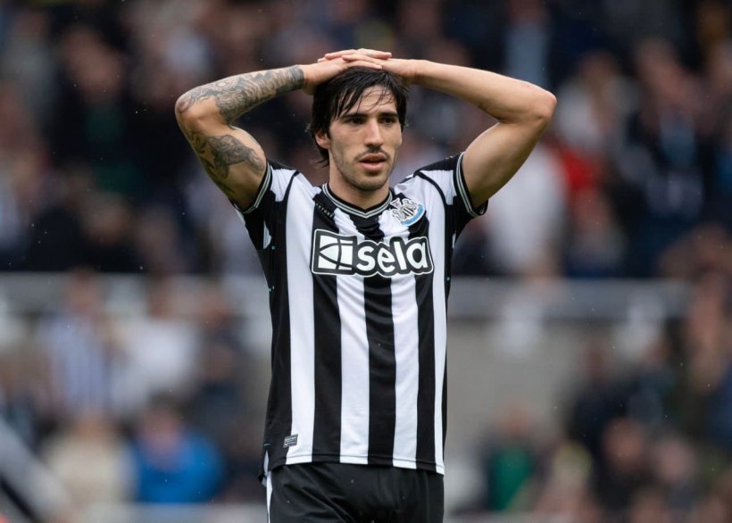 تونالي يوضح موقفه من الرحيل عن نيوكاسل وسط اهتمام كبار أوروبا