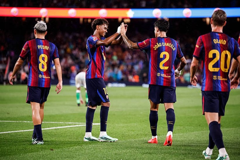 برشلونة يكتسح راسينج سانتاندير ويحتفظ بصدارة الليغا | يلا شووت