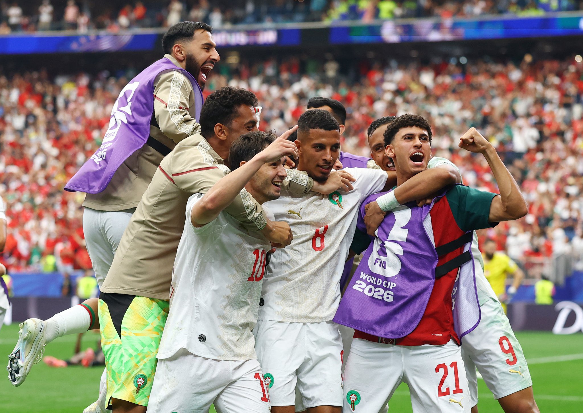المغرب يواصل كتابة التاريخ ويتأهل إلى ربع نهائي كأس العالم 2026 بثلاثية في شباك كندا