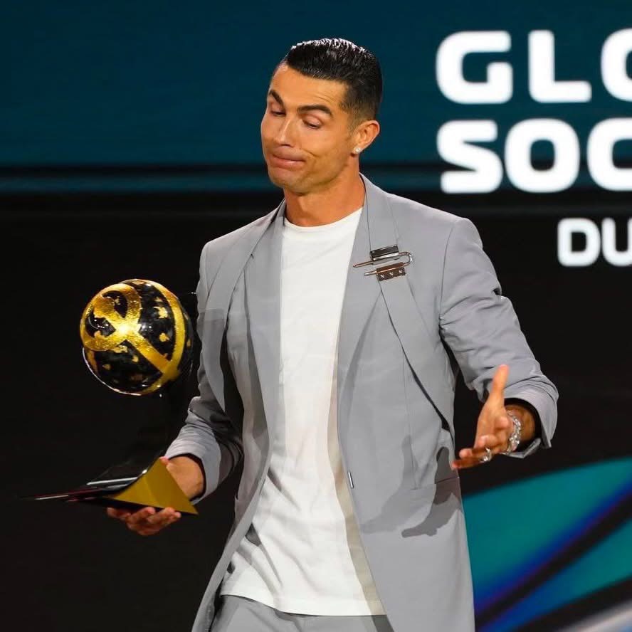 كريستيانو رونالدو يتوّج بجائزة أفضل لاعب في