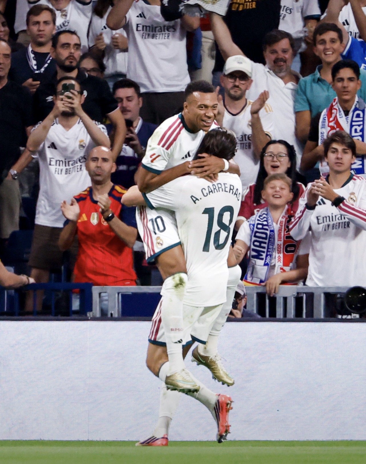 ريال مدريد يعود للانتصارات برباعية ويصعد إلى وصافة الدوري الإسباني